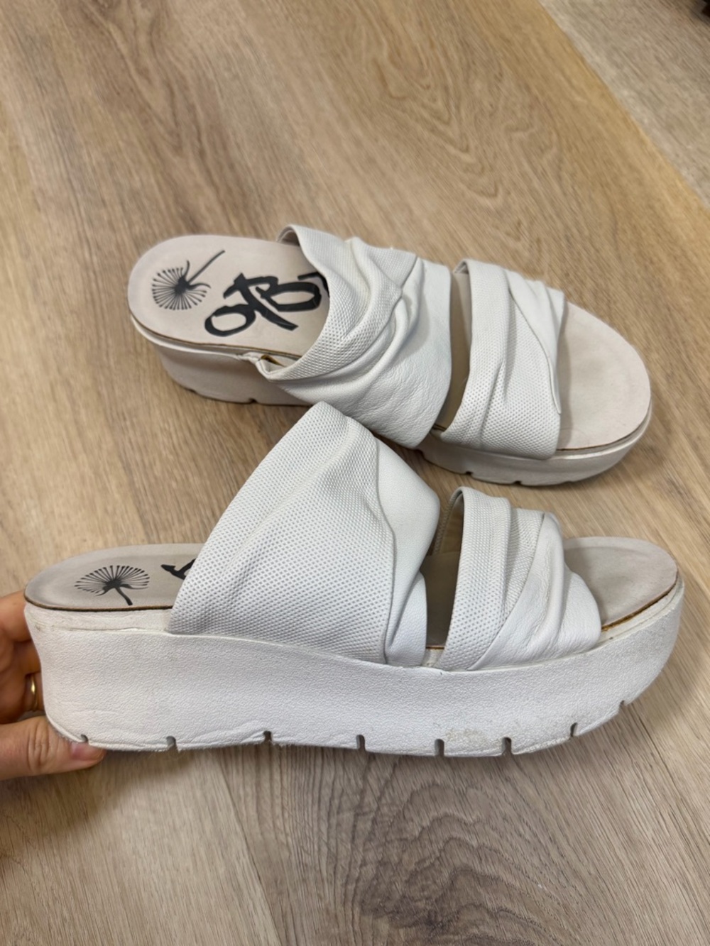 OTBT Weekend White Slip-On Double Strap Leather Sandals